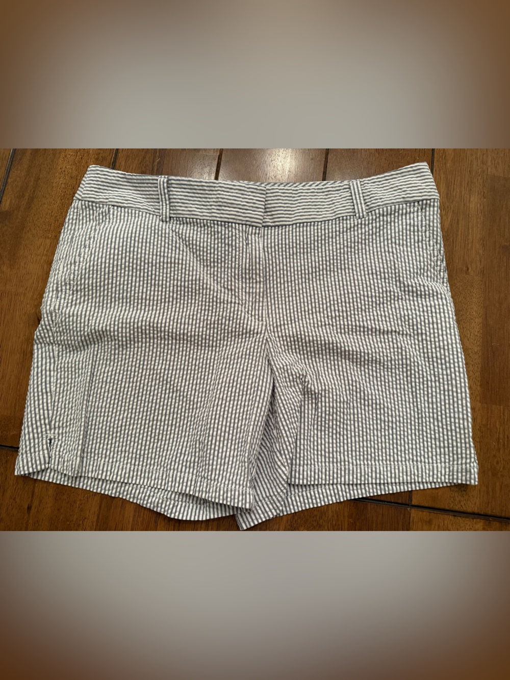 Loft Striped Seersucker Shorts Grey White 6 inch inseam preppy coastal nautical